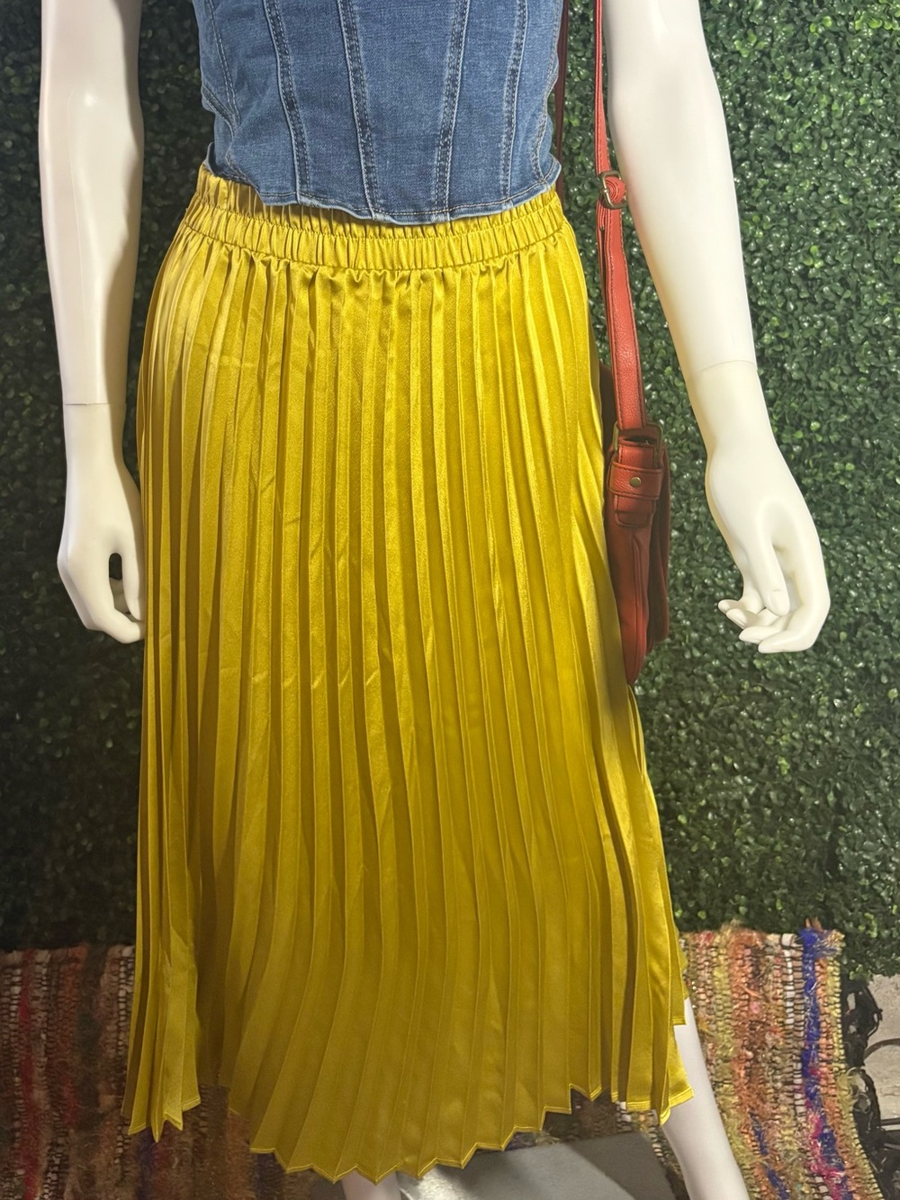 Sadie & Love Pleated Satin Midi Skirt Chartreuse Yellow Elastic Waist Size M